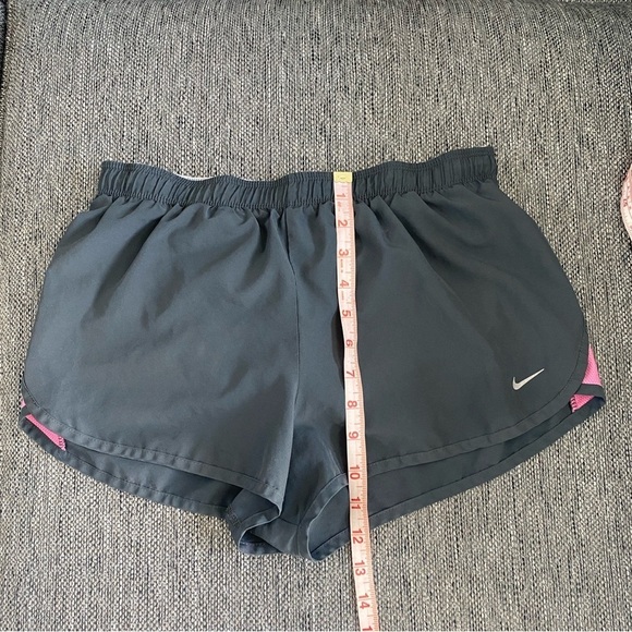 Nike dri fit size small dark grey and pink running shorts - Picture 11 of 11